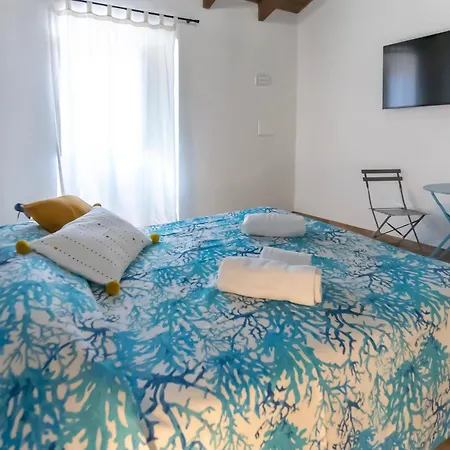 Sardinian Gallery Domus Bosa Room photo